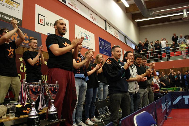 Stolní tenistky Hodonína zvítězily ve třetím finále play off ženské extraligy jednoznačně 5:0 a slaví jubilejní desátý titul. 