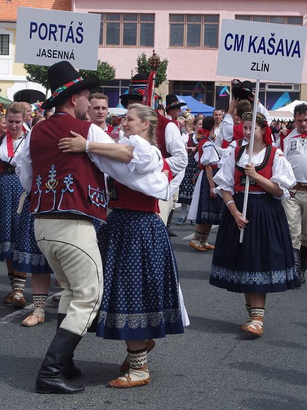Strážnice o víkendu žila třiasedmdesátým folklorním festivalem.