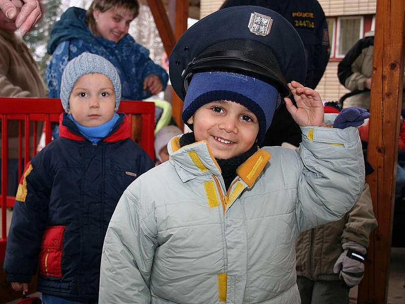 Policie v Kyjovském Kojeneckém ústavu