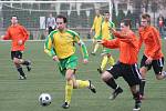 MSFL 2009/10: FK Mutěnice (ve žlutém) vs. Fulnek