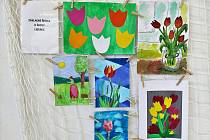 Součástí Tulipánového měsíce je výstava obrázků dětí na podporu onkologicky nemocných v OC Forum Liberec.