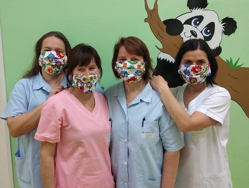 Zdravotníci kyjovské nemocnice v době mimořádných opatření proti šíření koronaviru.