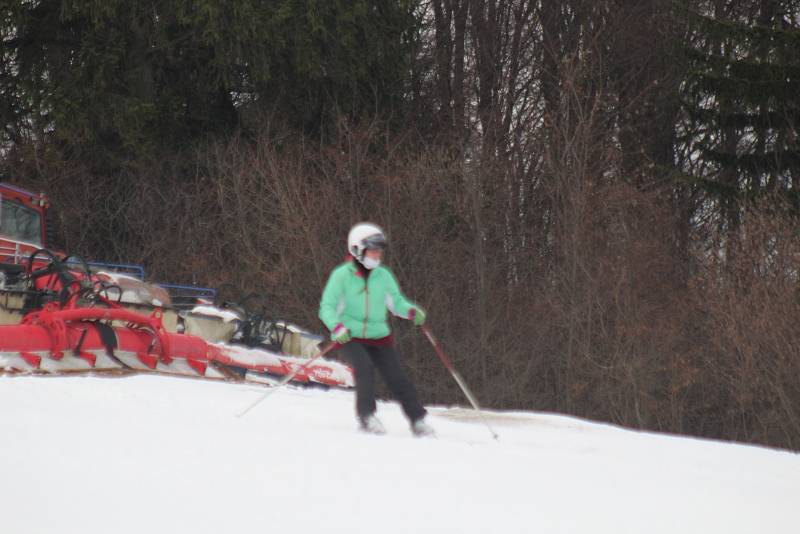 První lyžařská sobota roku 2022 ve Skiparku Filipov.