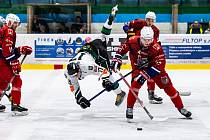 Hodonínští hokejisté (bílé dresy) podlehli Havlíčkovu Brodu i počtvrté v sezoně, tentokrát 0:5.