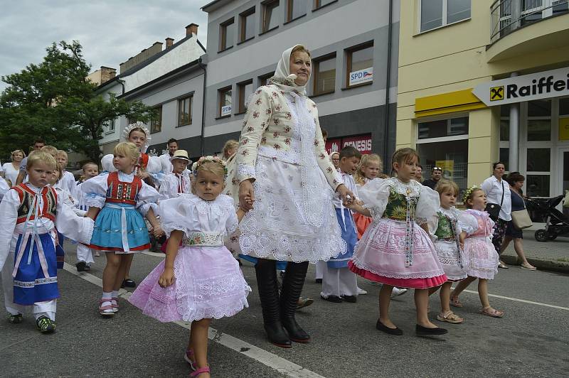 Pořádnou dávku hodového veselí zažili lidé v Hodoníně na Svatovavřineckých slavnostech.