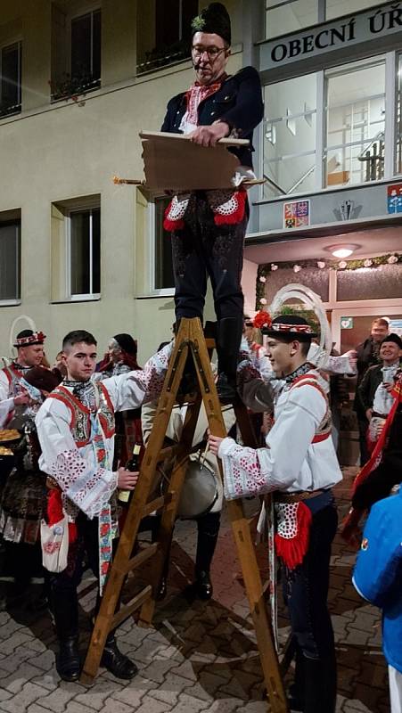 Svatobořice-Mistřín ovládli krojovaní. O tradice je zde pořád velký zájem i mezi mladými.