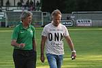 Fotbalisté třetiligového Uherského Brodu (červené dresy) v předkolo MOL Cupu zdolali divizní Bzenec 3:1.