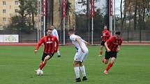 Hodonínští fotbalisté (v červeném) remizovali s Frýdkem-Místkem 1:1.