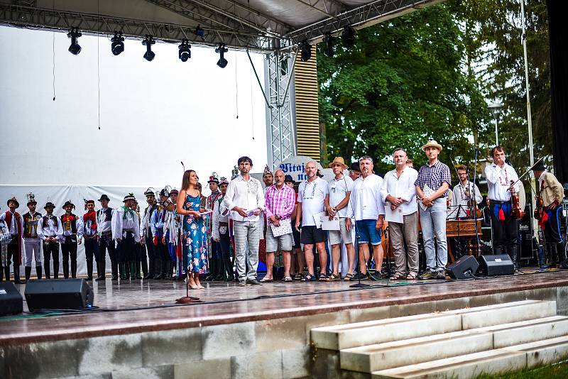 Mozaika pohledů a zážitků z letošního Mezinárodního folklorního festivalu ve Strážnici.