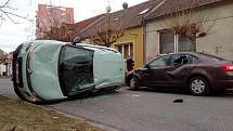 Nehoda v Hodoníně na křižovatce ulic Palackého a Dukelských hrdinů.