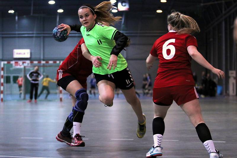 Mladší žákyně Veselí nad Moravou obsadily na letošním Prague Handball Cupu dělené páté až osmé místo. Rozjeté dorostenky zastavil až finalista z Maďarska.