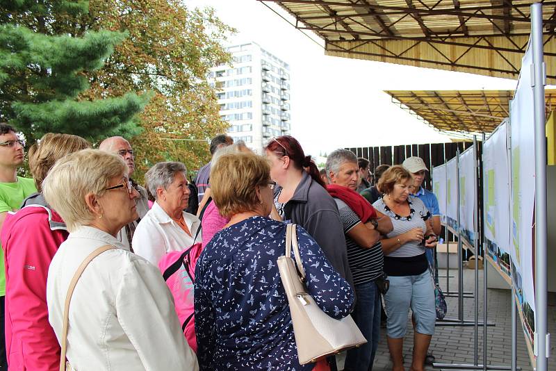 Kyjovští debatovali o osudu koupaliště.