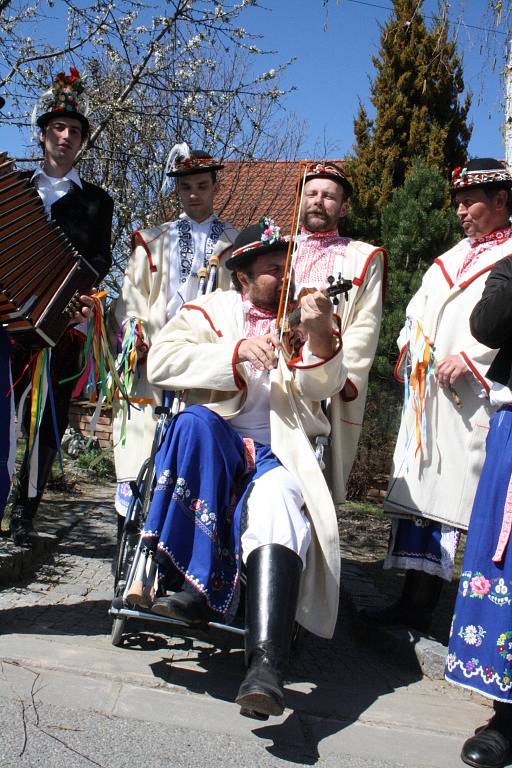 Šlaháči vyrazili do ulic i s hudbou.