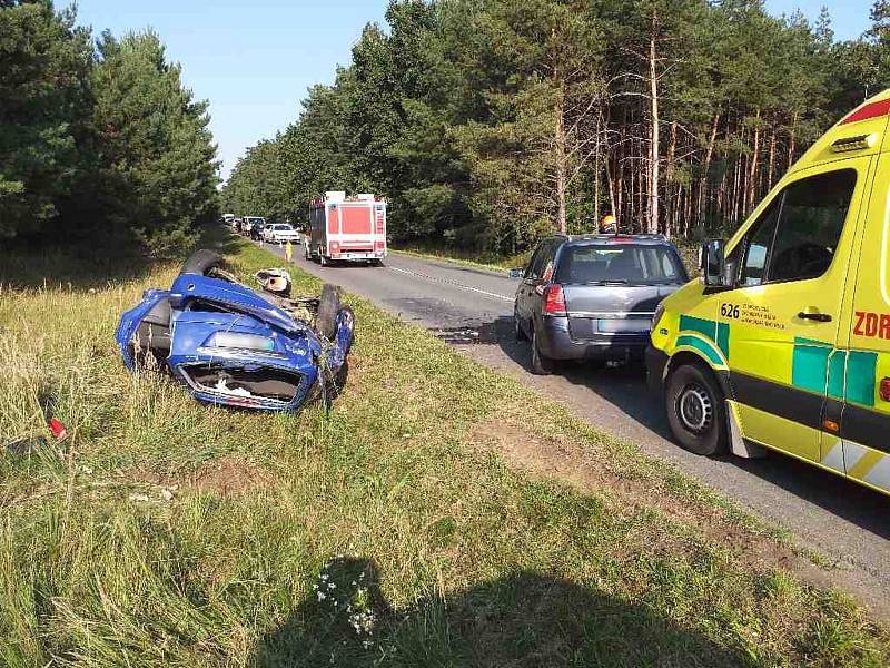 Nehoda dvou osobní aut mezi Vacenovicemi a Vracovem.