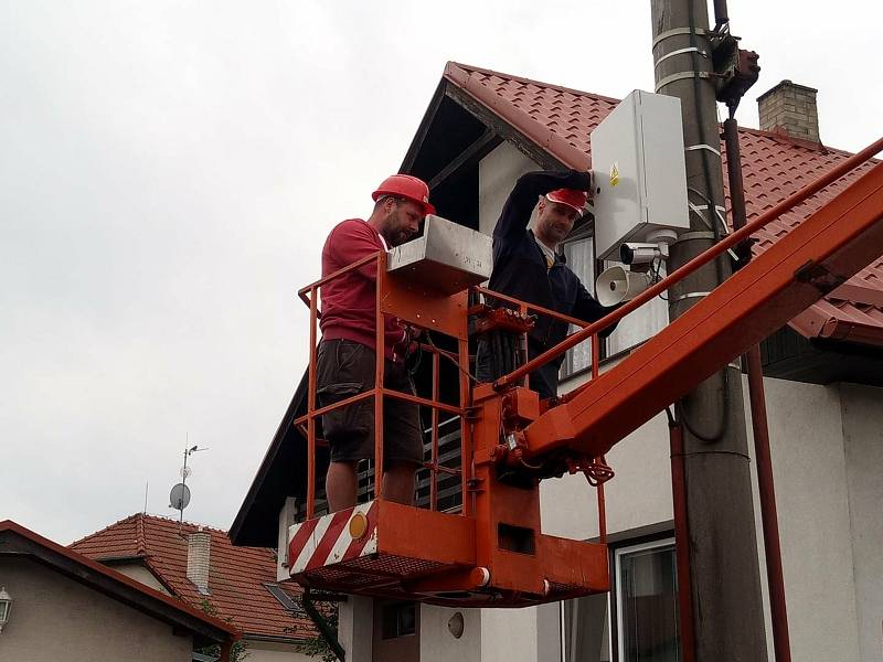 Instalování nové kamery u autobusového nádraží v Kyjově.