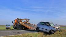 Vážná dopravní nehoda s tragickými následky se stala na silnici mezi Vracovem a Vlkošem. Při srážce osobního a nákladního auta zemřel jeden člověk.