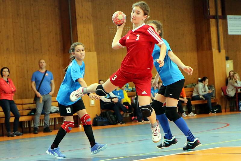 Mladší žákyně Veselí nad Moravou obsadily na letošním Prague Handball Cupu dělené páté až osmé místo. Rozjeté dorostenky zastavil až finalista z Maďarska.