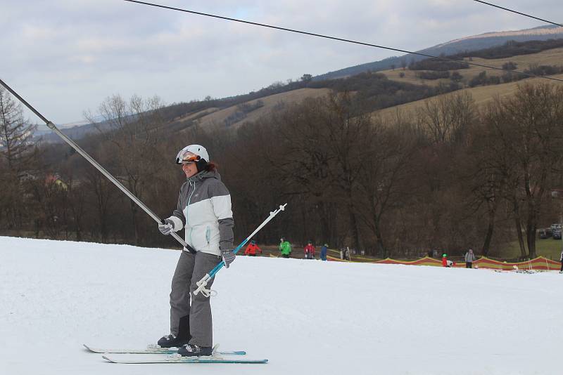 První lyžařská sobota roku 2022 ve Skiparku Filipov.