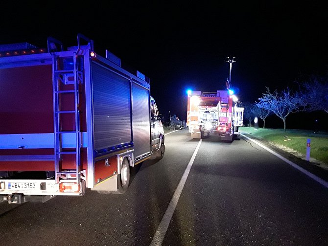 Tragédií skončila v pátek dopravní nehoda na silnici I/54 mezi Vracovem a Bzencem. 
