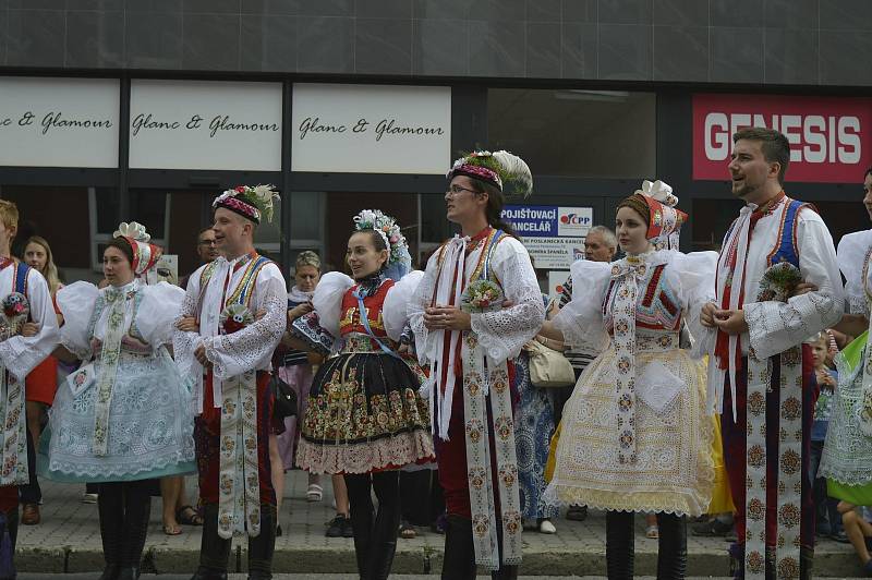 Pořádnou dávku hodového veselí zažili lidé v Hodoníně na Svatovavřineckých slavnostech.