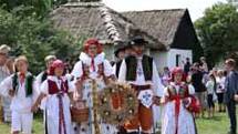 Dožínky ve skanzenu jsou ve Strážnici již tradiční folklorní akcí.