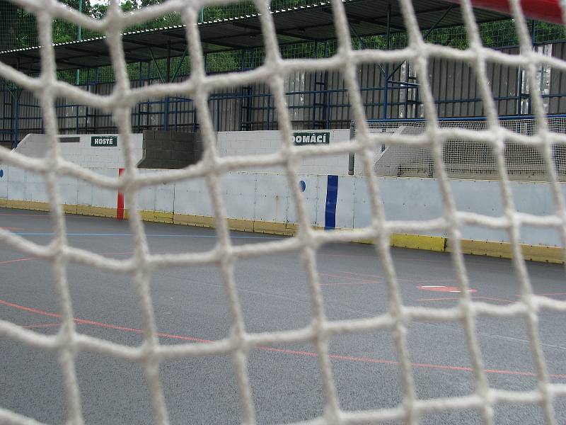 Hodonínské hokejbalové hřiště je po rozsáhlých opravách.