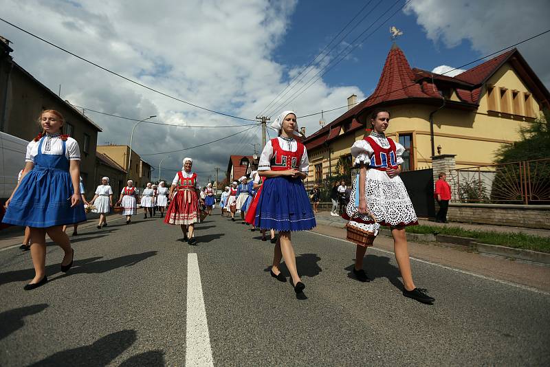 Kyjovské dožínky jsou tradiční folklorní akcí. Průvod v tradičních krojích prošel městem s několika zastávkami za doprovodu dechové hudby.