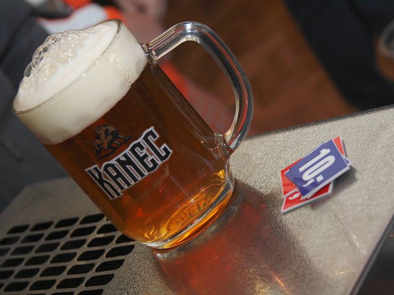 Dvaasedmdesát různých druhů piv ochutnali lidé na prvním ročníku Horňáckého pivokoštu v Lipově.