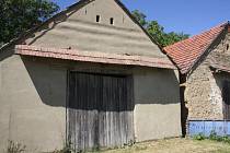 Cenná historická stodola v Hrubé Vrbce.