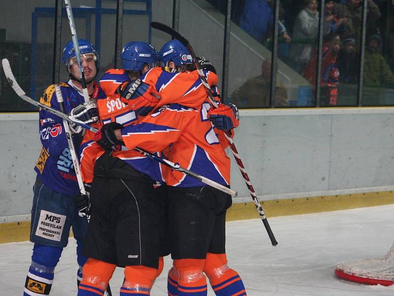 2. liga, východ: SHK Hodonín (v oranžovém) vs. HC Bobři Valašské Meziříčí