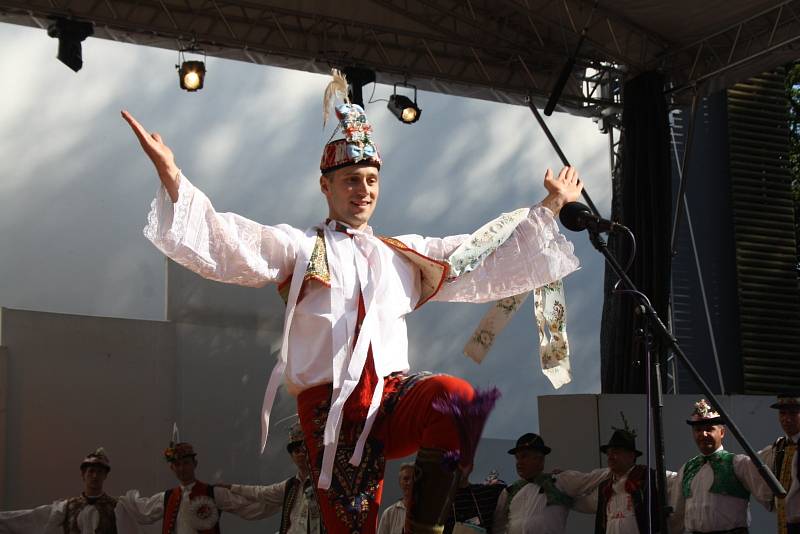 Víkend patřil ve Strážnici milovníkům folkloru. Na devětašedesátý ročník Mezinárodního folklorního festivalu Strážnice dorazili účinkující ze všech koutů České republiky i světa.