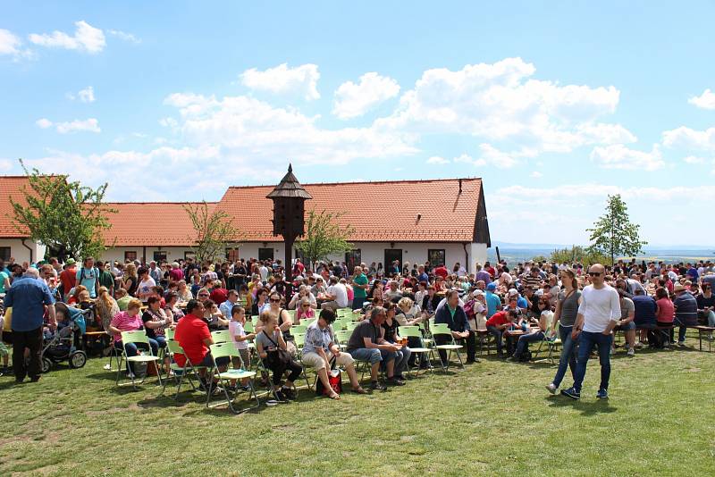 Už posedmé se v sobotu sešly pod lopatkami větrného mlýna v Bukovanech kuchařské týmy nejenom z mikroregionu Babí lom. Utkaly se v gastronomickém klání o nejlepší guláš.