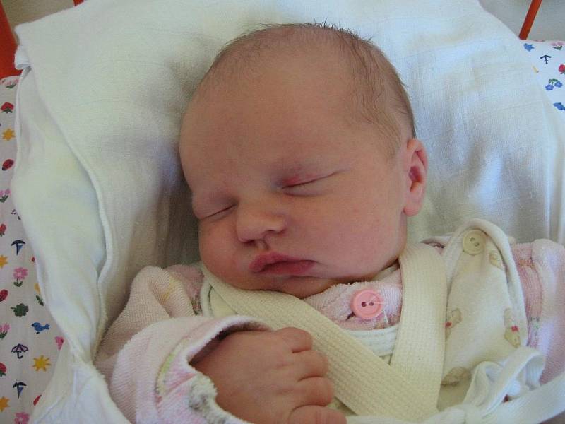 Emma Schwoiserová, 49 cm, 2,85 kg, 31. 5. 2010, Hodonín.