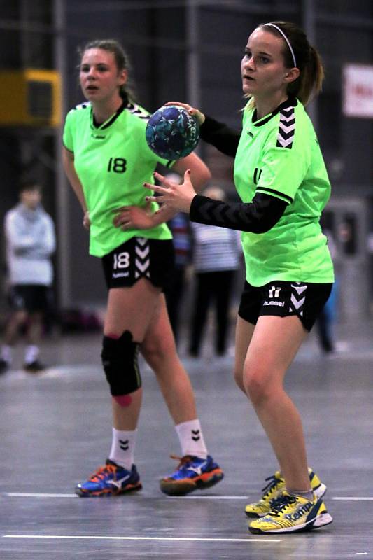 Mladší žákyně Veselí nad Moravou obsadily na letošním Prague Handball Cupu dělené páté až osmé místo. Rozjeté dorostenky zastavil až finalista z Maďarska.