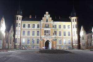 Bzenecký zámek březnové noci 23. března 2023.