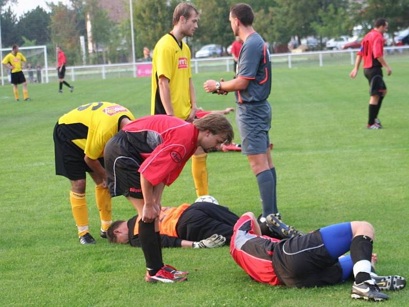 Krajský přebor: Podluží (ve žlutém) vs. RSM Hodonín-Šardice