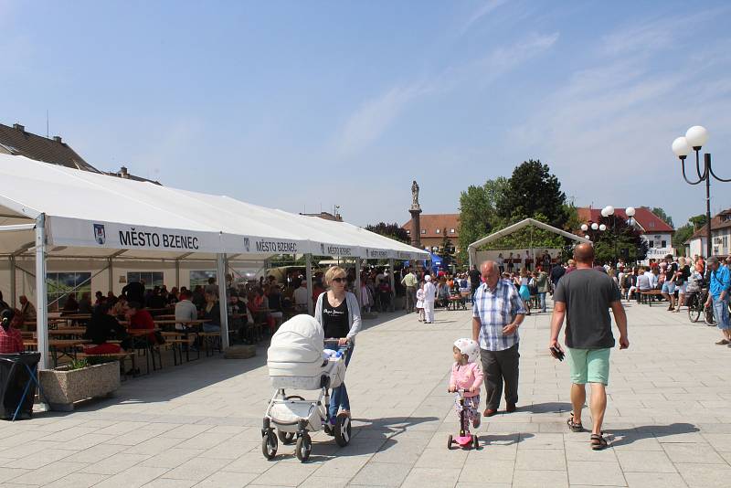 Bzenečtí pokřtili dominantu obce. Kapli svatého Floriána a Šebestiána.