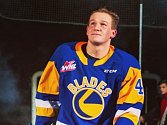 Hokejista Radek Kučeřík má za sebou první sezonu v kanadském celku Saskatoon Blades.