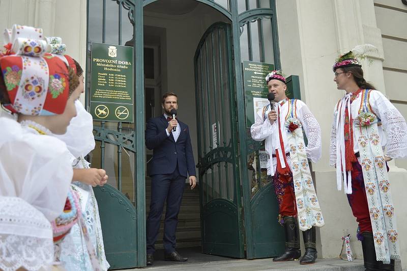 Pořádnou dávku hodového veselí zažili lidé v Hodoníně na Svatovavřineckých slavnostech.