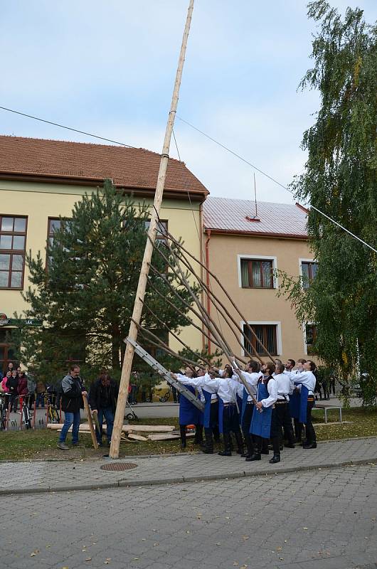 Hodové veselí v Hroznové Lhotě.