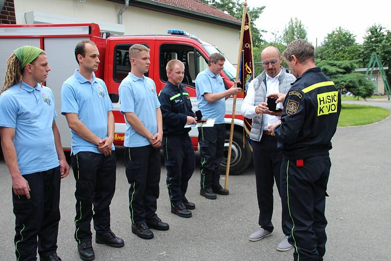 Hasičům z Kyjova za jejich aktivitu v době koronakrize poděkoval starosta František Lukl.