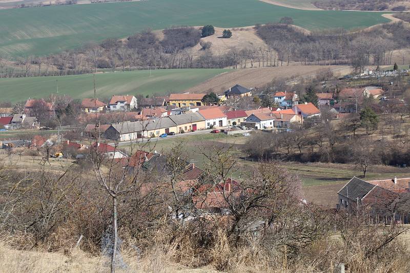 Na místě budoucí vyhlídky na kopci Světlá nad Karlínem.