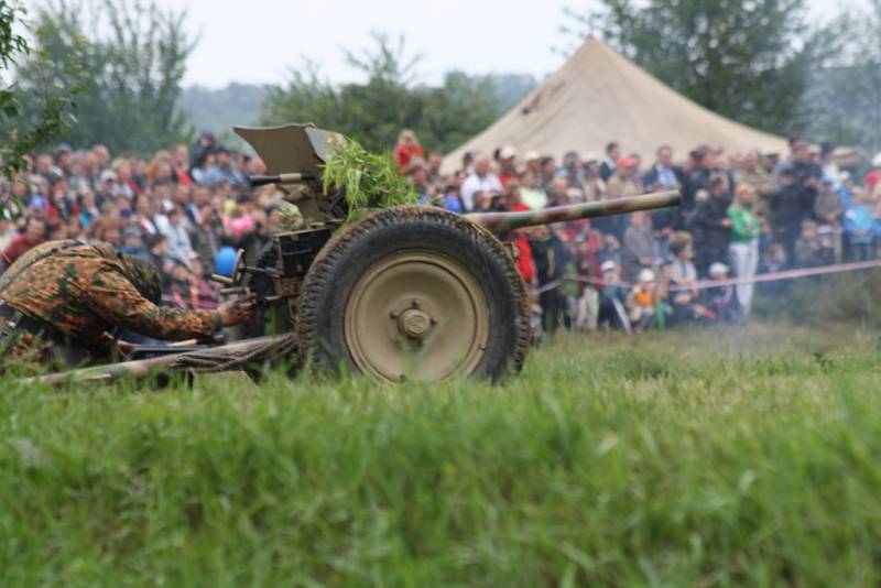 Historická ukázka bitvy z druhé světové války ve Vlkoši.