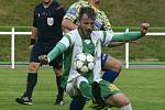 Fotbalisté Bzence (zelenobílé dresy) ve 2. kole divize D přehráli Břeclav 4:1 a před vlastními fanoušky odčinili minulý debakl z Polné.