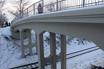 Slavnostní otevření mostu přes železniční trať z Veselí nad Moravou na slovenské Vrbovce. A to mostu 05 v místní části Hutník první prosincové pondělí 2023.