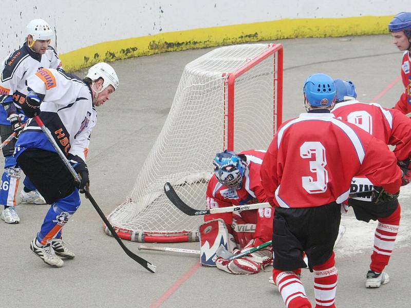 MNHbL: Rigum Hodonín (v bílém) vs Třinec