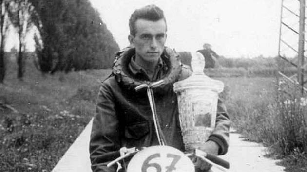 Zemřel motocyklový závodník Otto Krmíček z Rohatce.