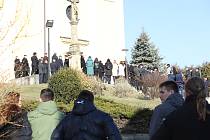 Pohřeb tragicky zesnulého muže v Lovčicích na Hodonínsku.