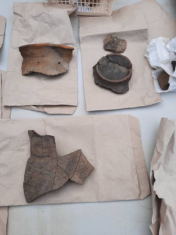 Archeologové našli na trase budoucí dálnice za Moravským Pískem další zajímavé nálezy.