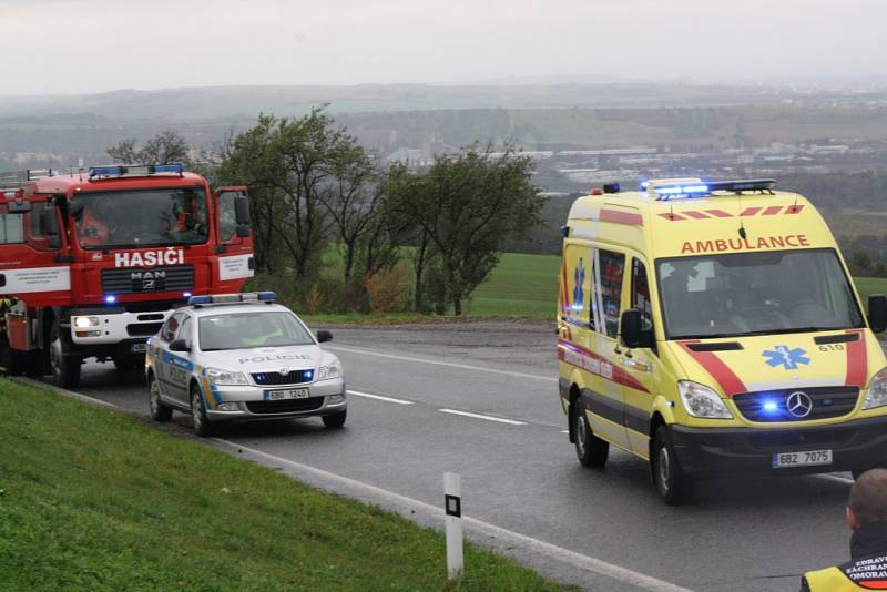 Cvičení hasičských sborů, policie a rychlé záchranné služby ve Strážovicích.